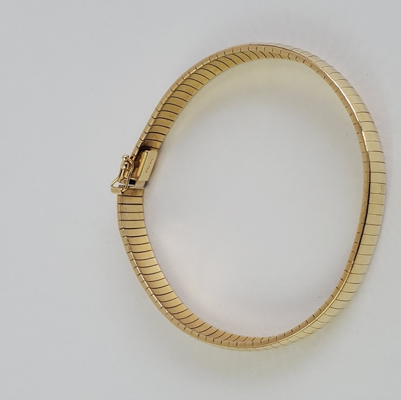 Heavy 14K Gold Omega Herringbone Snake Style Bangle Bracelet - Picture 8 of 13
